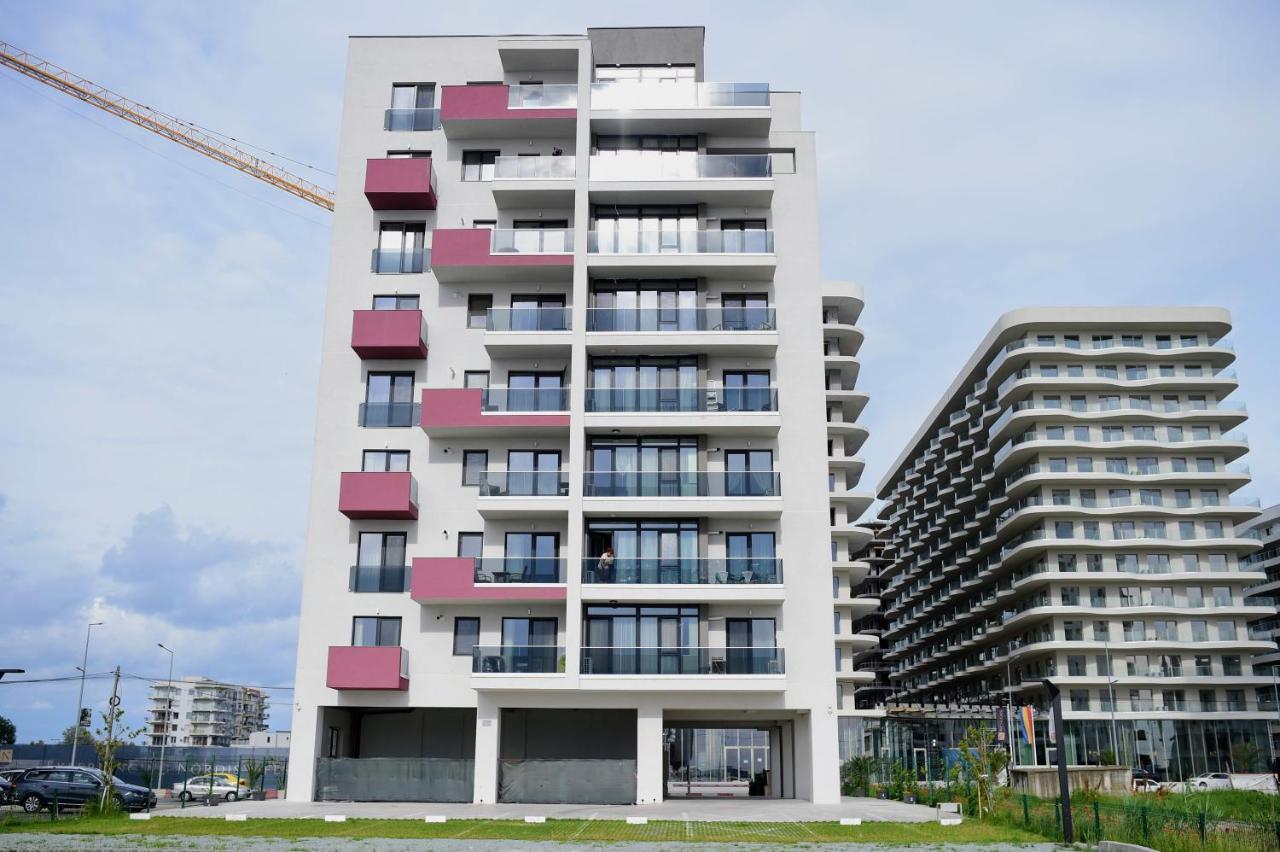 Myosotis Mamaia Studio By The Lake Apartment Bagian luar foto
